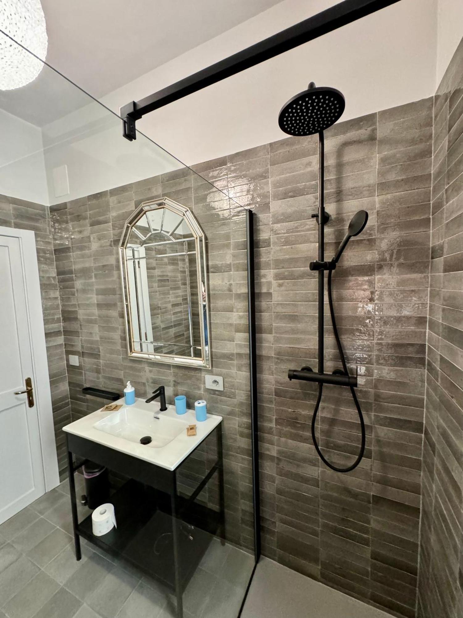 4 Balconi House- Appartamento Moderno A Lecce Zewnętrze zdjęcie